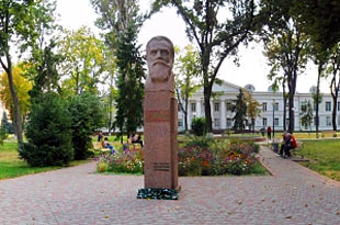 памятник Склифосовскому
