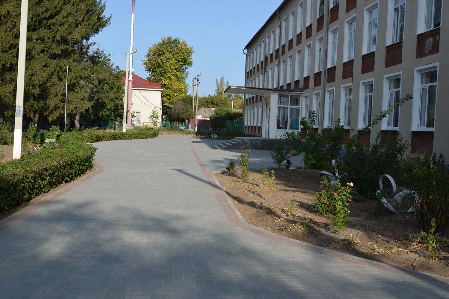 двор Цыбулевской школы