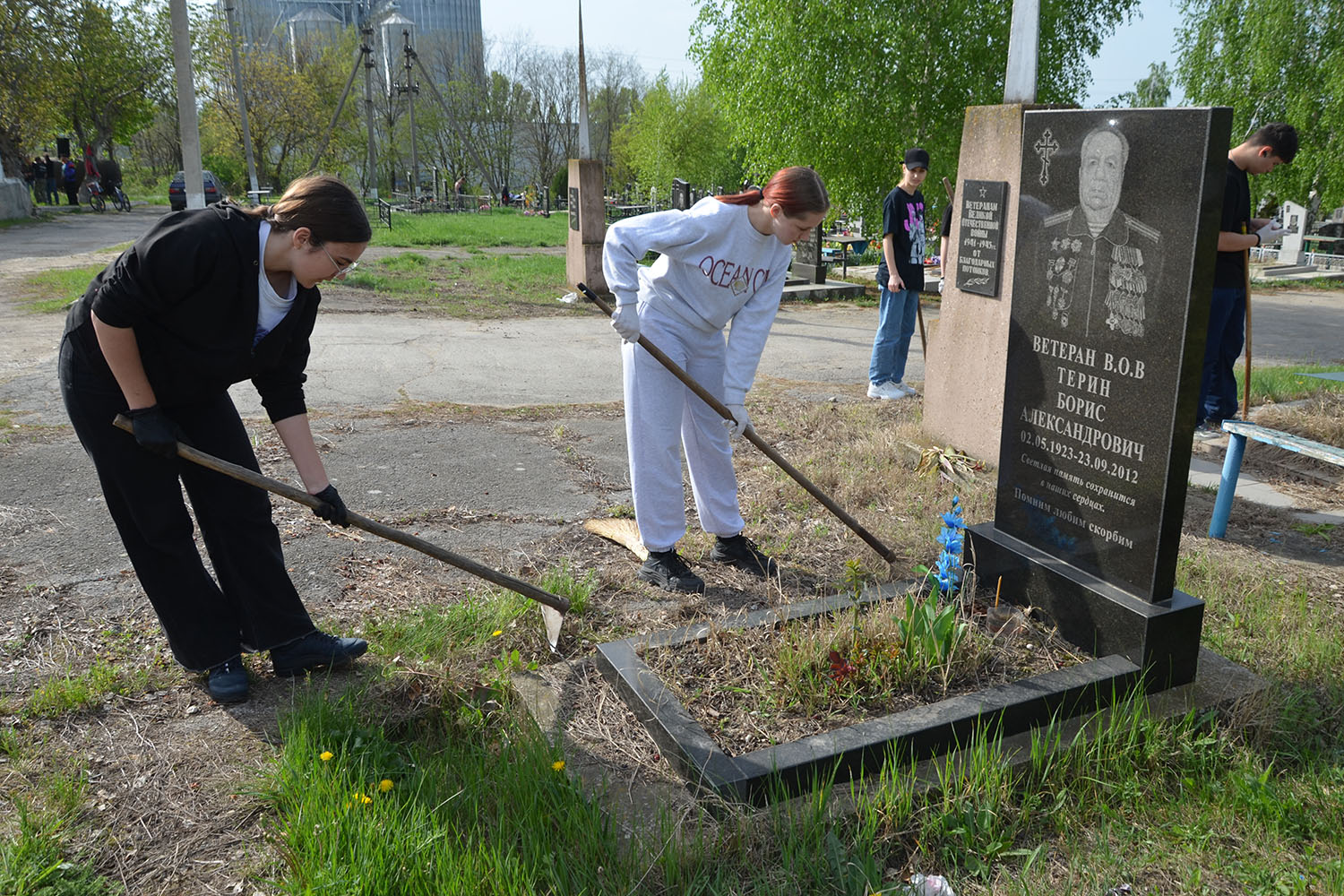 благоустройство могил ветеранов ВОВ